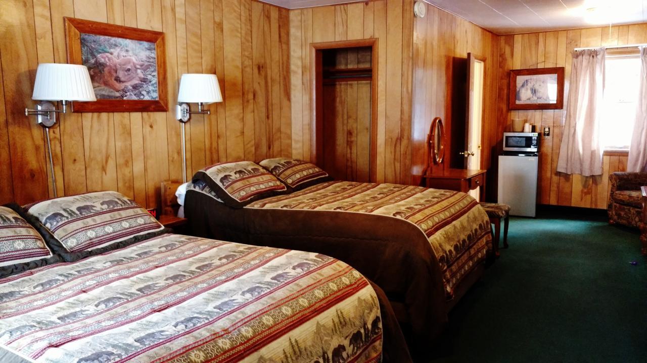Dancing Bears Inn East Glacier Park Village Exterior foto